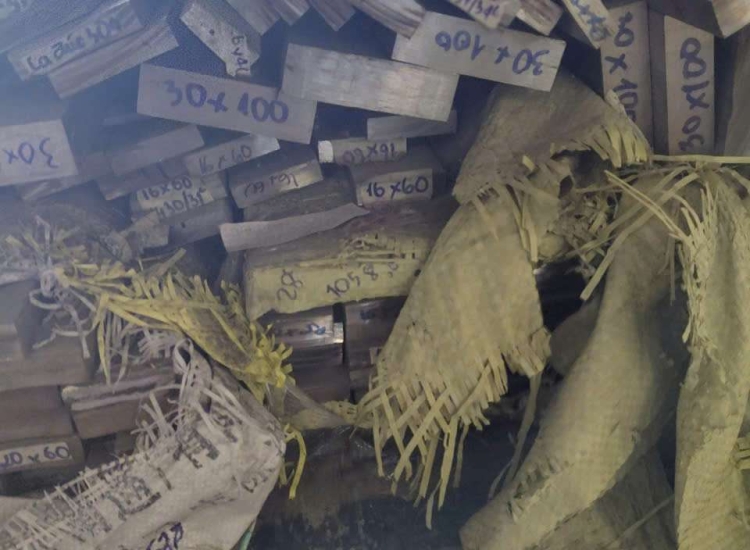 THANH LA ĐÚC 304 SỌC XƯỚC : 40 x 20 x 4000/6000MM/HL- LẬP LÀ INOX - Stainless Steel Bar Flat