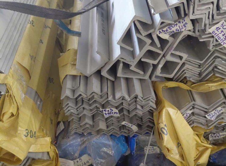 THANH LA ĐÚC 304 SỌC XƯỚC : 60 x 20 x 4000/6000MM/HL- Stainless Steel Bar Flat