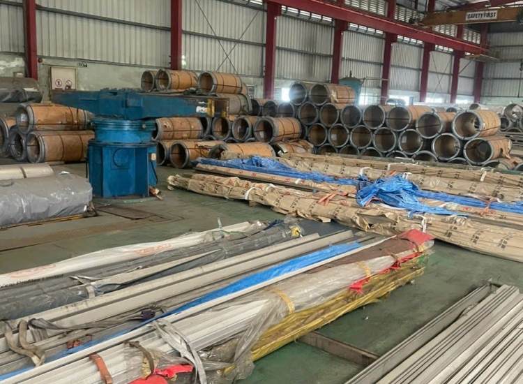 U ĐÚC INOX 304: 160 x 65 x 5.5 x 6 m