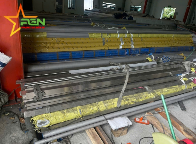 THANH LA ĐÚC 304 SỌC XƯỚC : 60 x 4.0 x 6000MM/HL- LẬP LÀ INOX - Stainless Steel Flat Bar